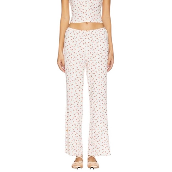 Free People Pants - Free People Fresh In Love Floral Lounge Pants
Size Medium